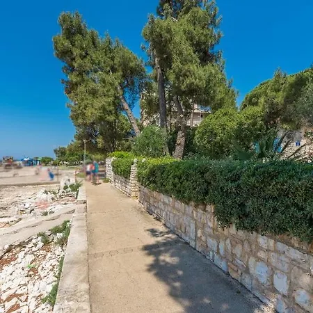 Delfina * Umag